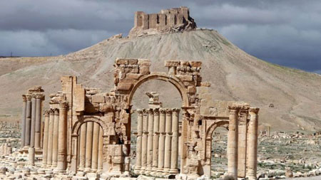 Thành phố cổ đại 2.000 năm tuổi Palmyra, nằm ở phía Đông Bắc thủ đô Damascus, Syria bị không quân Nga không kích ngày 2/11.